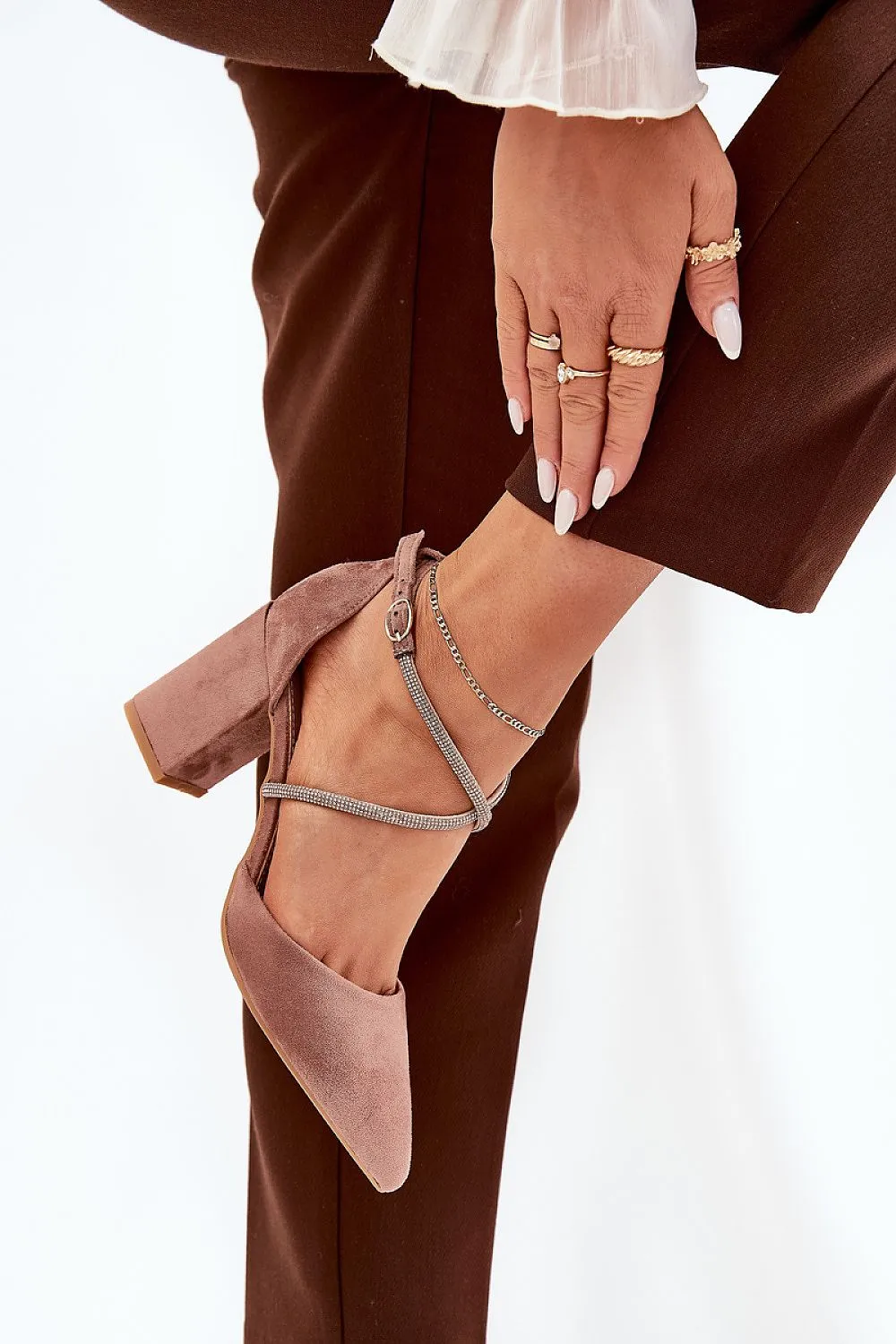 Women's block heel pumps made of eco suede