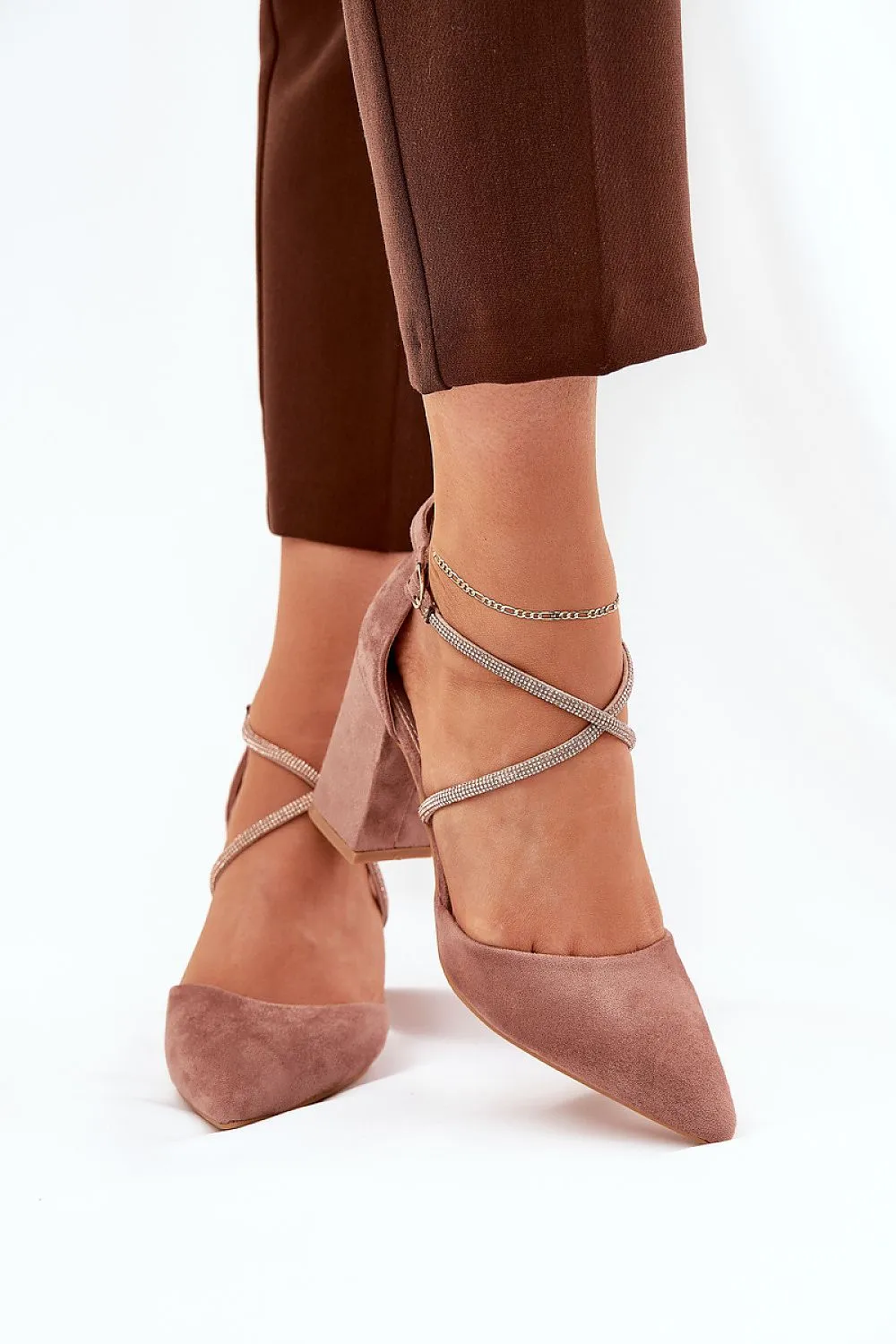 Women's block heel pumps made of eco suede